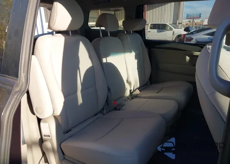 2020 Kia Sedona Lx из США, поврежденный, VIN KNDMB5C11L6598100